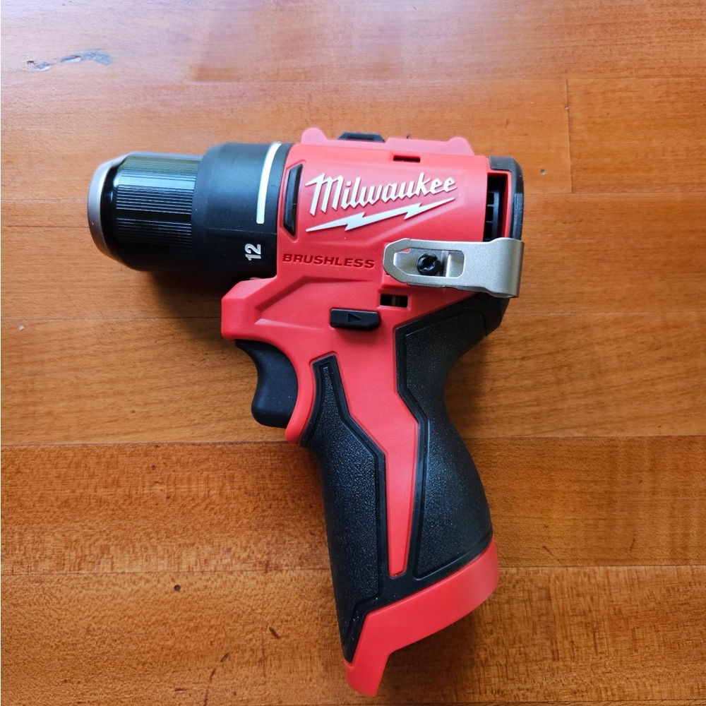 Milwaukee M12 12V subcompact brushless Cordless 3/8 in Drilldriver